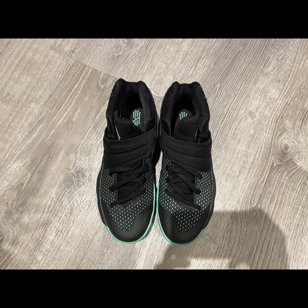 SOLD ✅✅ - Nike Kyrie 2 Green Glow - Size 8.5 - Picture 5 of 5